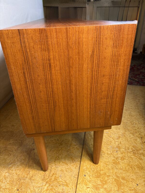 Buffet en teck vintage rétro du milieu du siècle par Turnidge de Londres 1960 Rare
