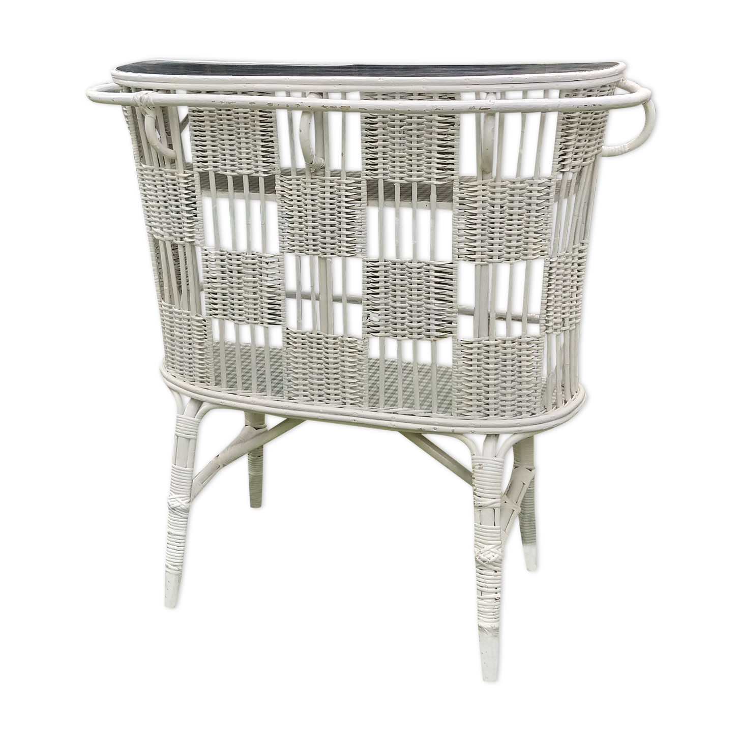 Rattan bar