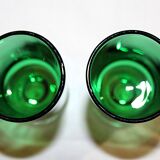 8 verres à liqueur en verre émeraude par Luminarc modèle Suède, années 70