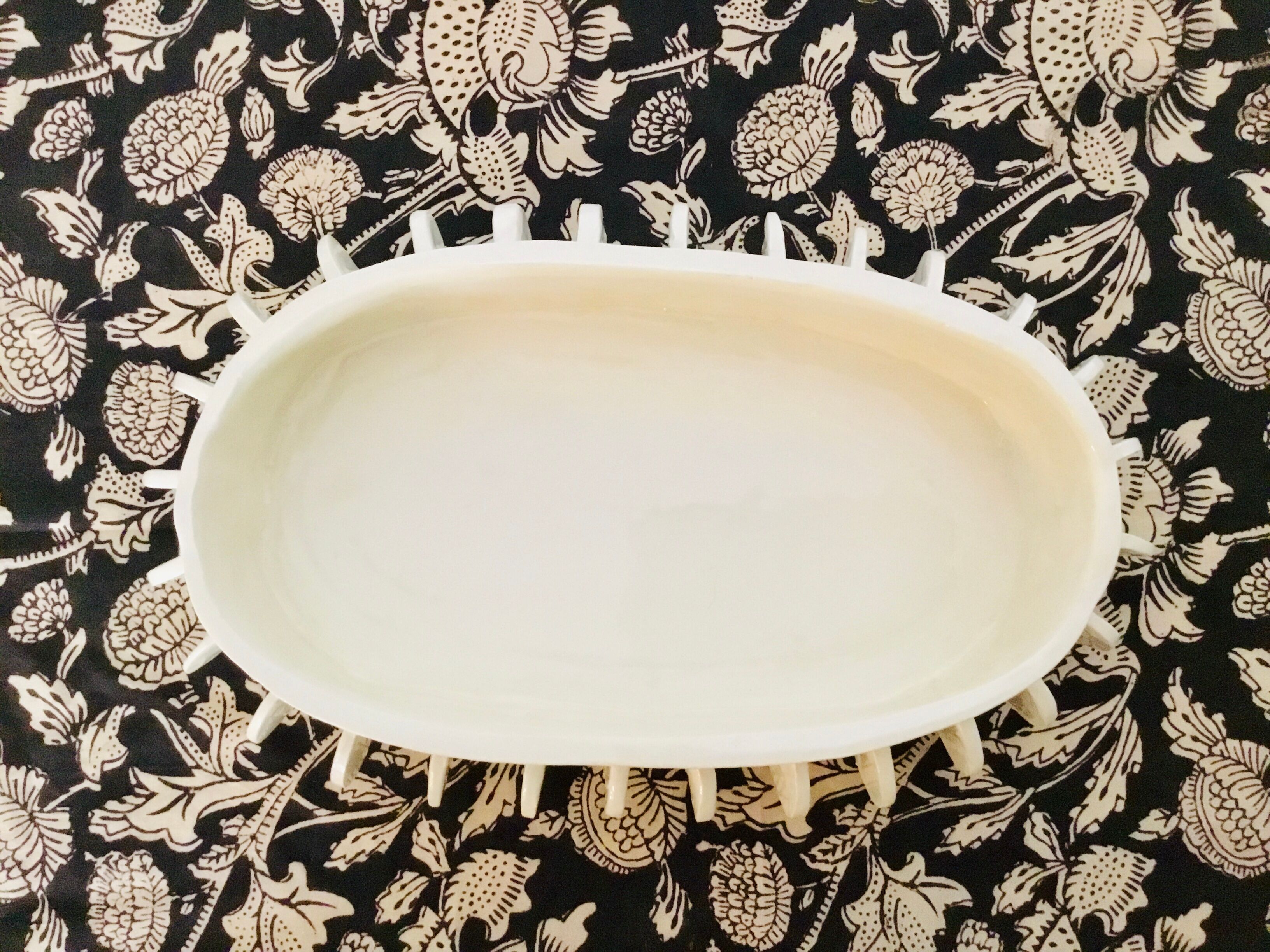 Hand-painted glazed ceramic presentation dish artisanal Vallauris