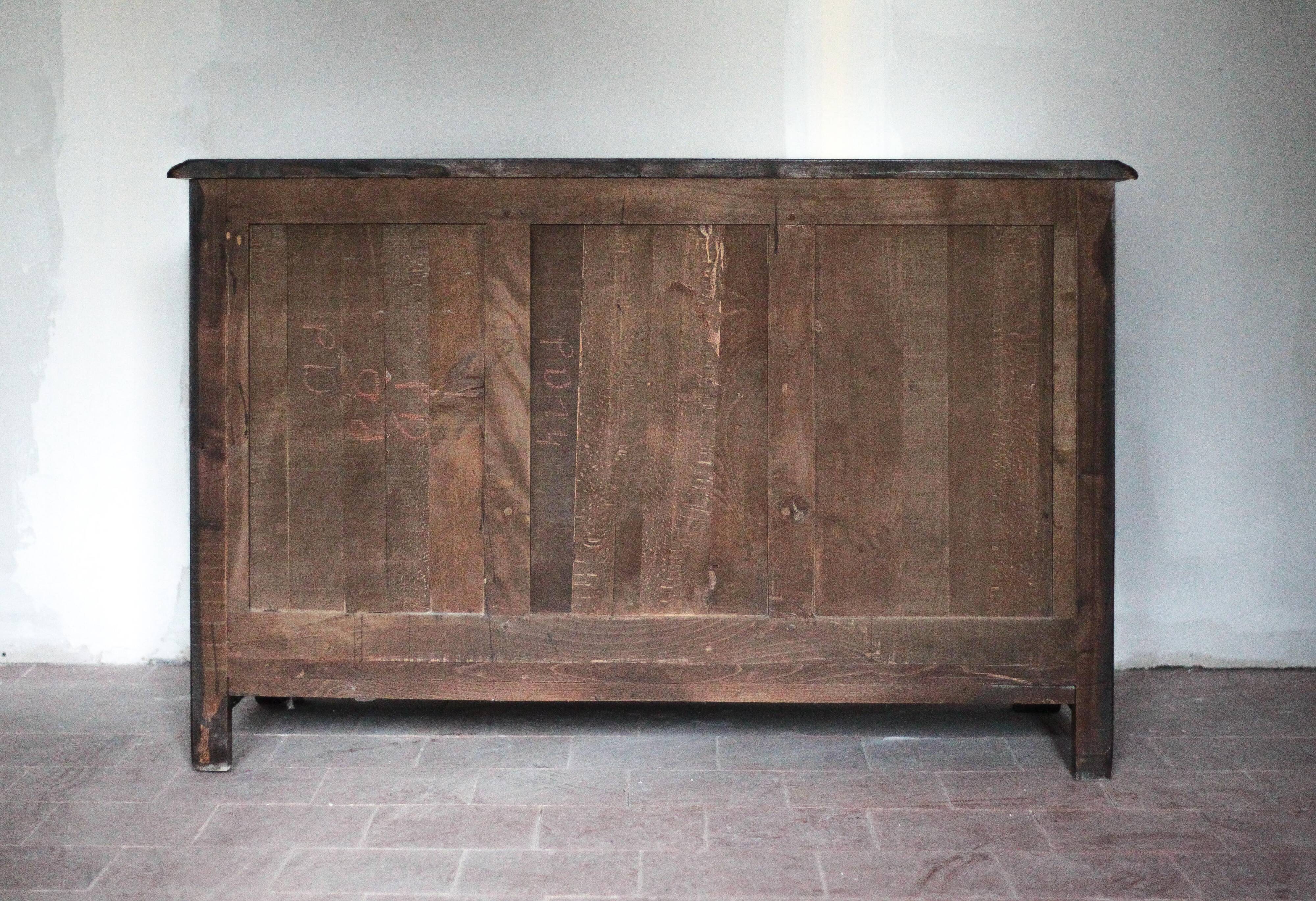 Wooden chest of drawers with 4 drawers in Louis XV style