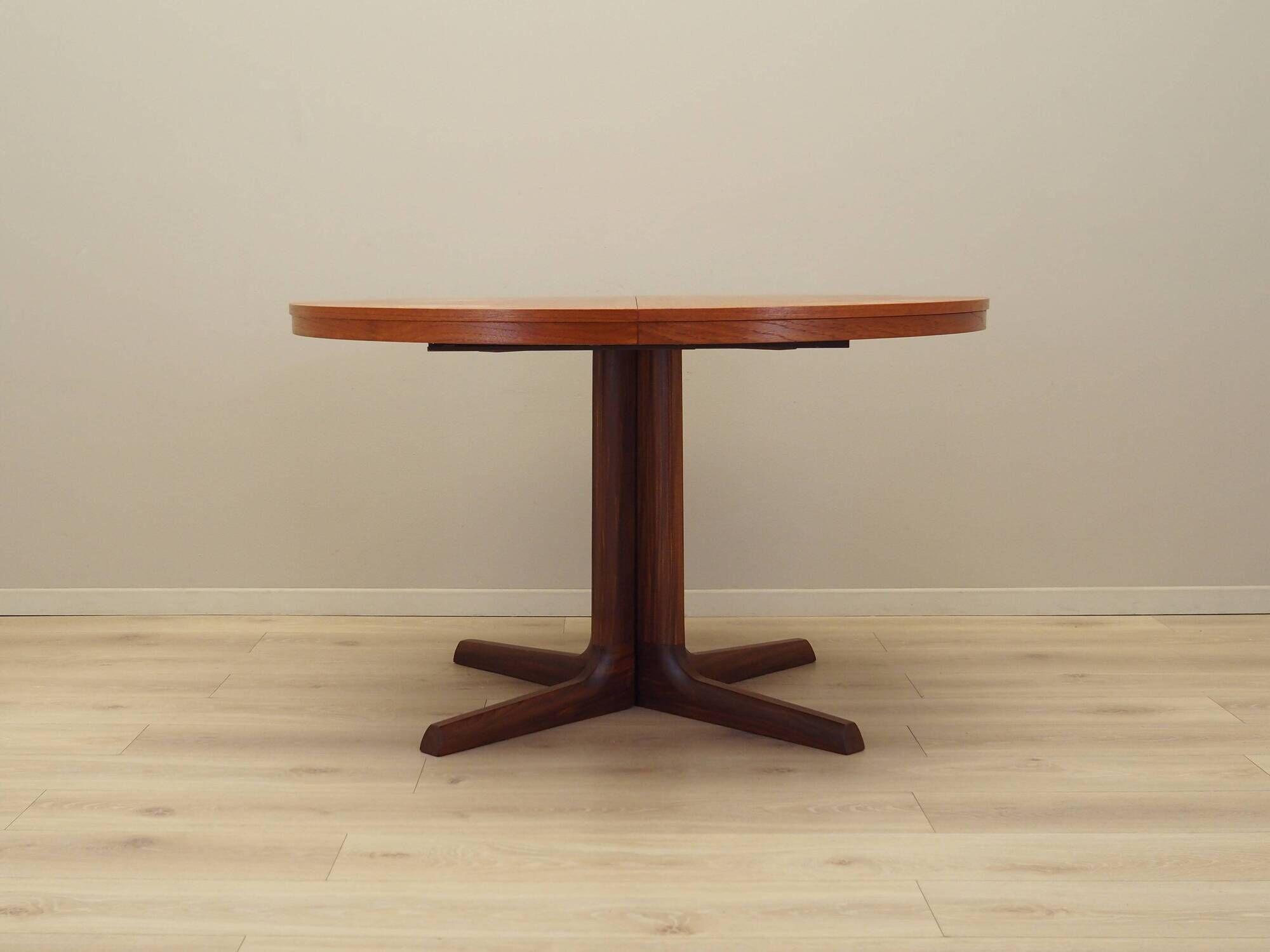 Round teak table, Danish design, 1970s, production: Denmark