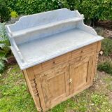 Meuble de toilette en marbre
