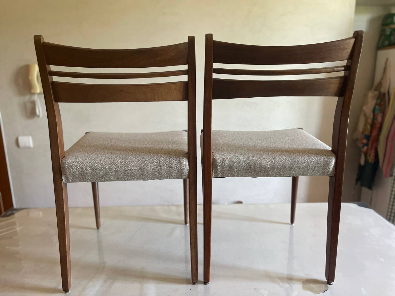 Paire de chaises scandinaves