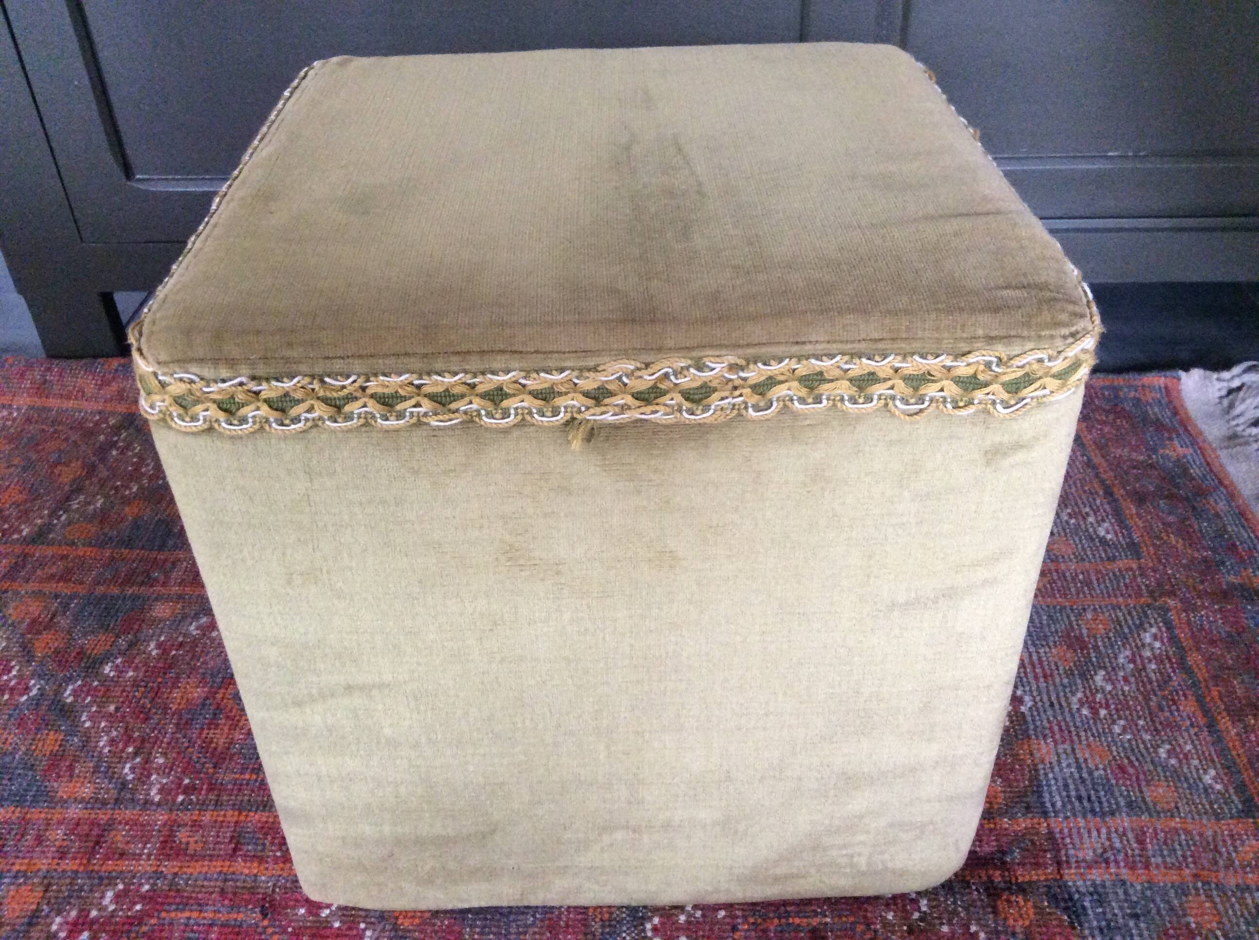 Pouf en velours