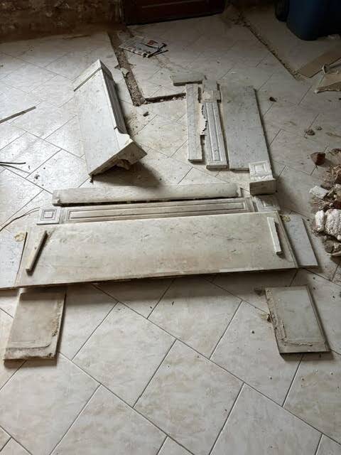 Cheminée en marbre blanc