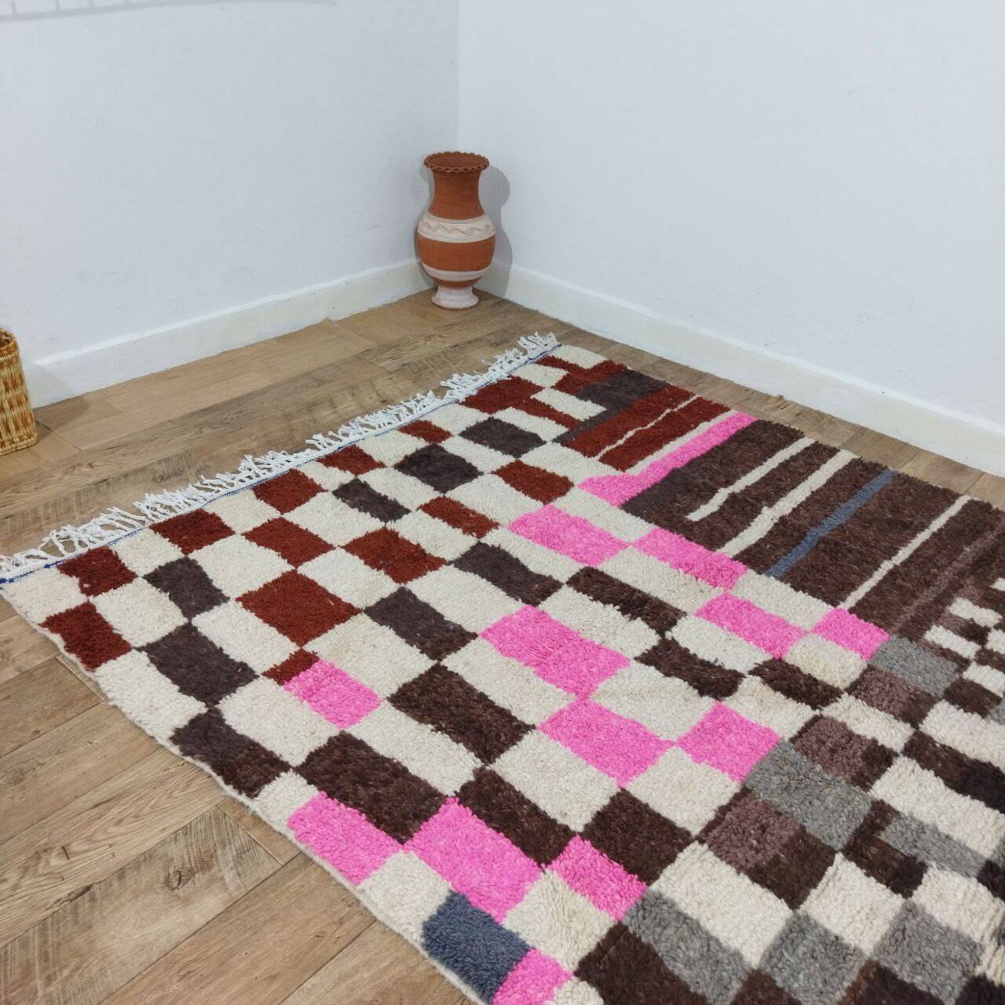 Handmade Moroccan Berber rug 280 x 176 cm
