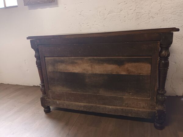 Banque de commerce, buffet en noyer, XIXème s.