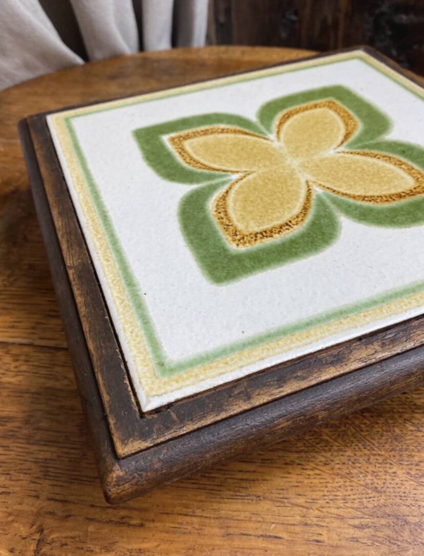 Musical ceramic trivet