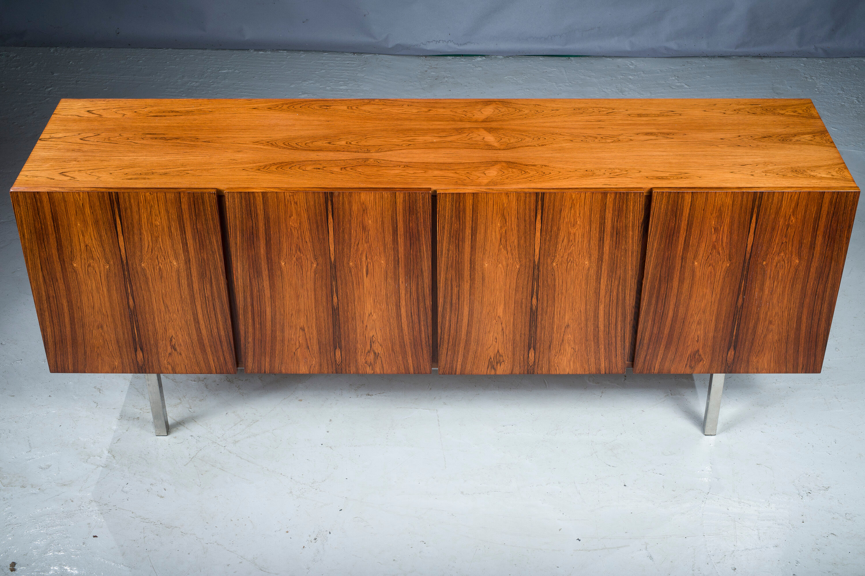 Buffet moderne du milieu du siècle en palissandre, 1970
