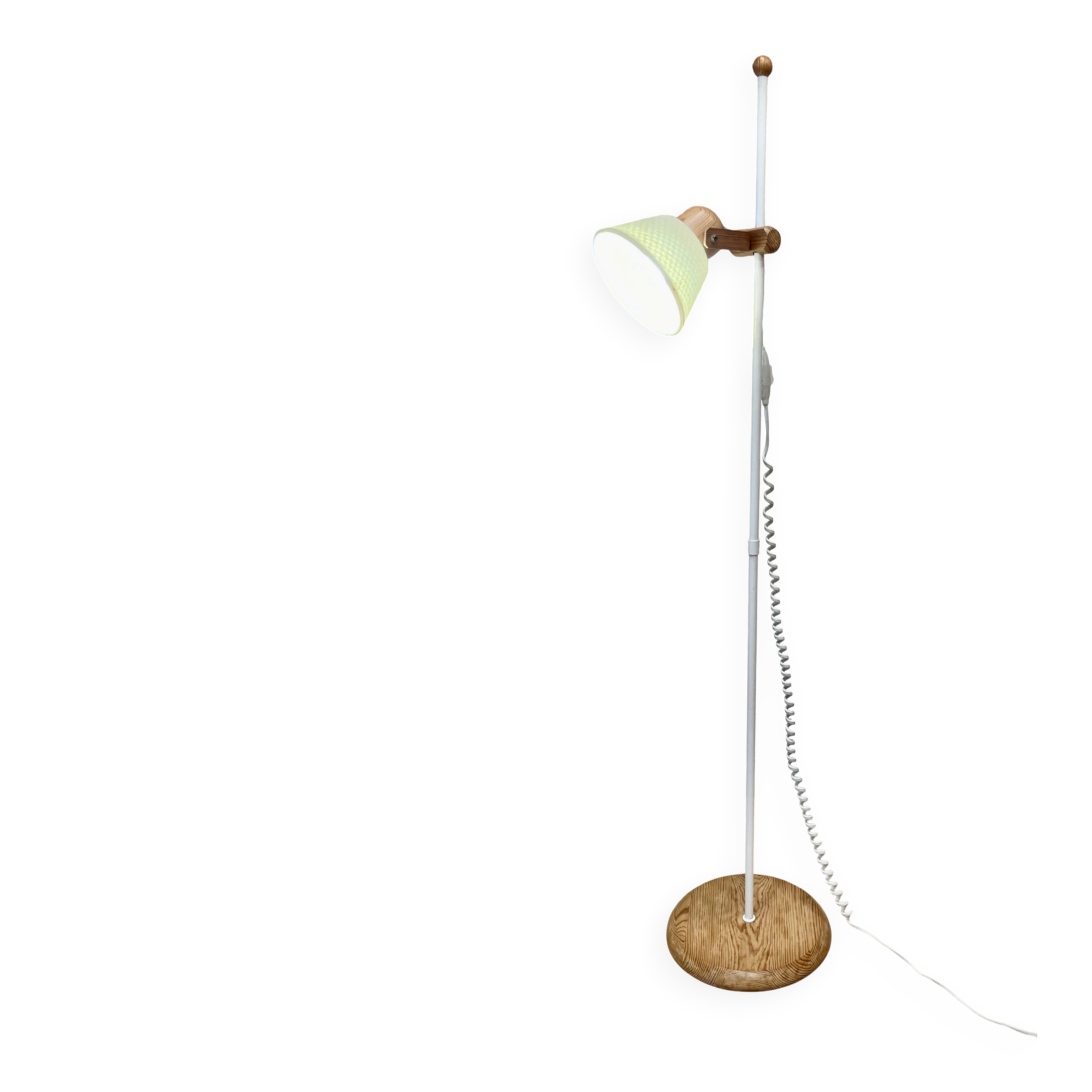 LAMPADAIRE DESIGN SCANDINAVE.