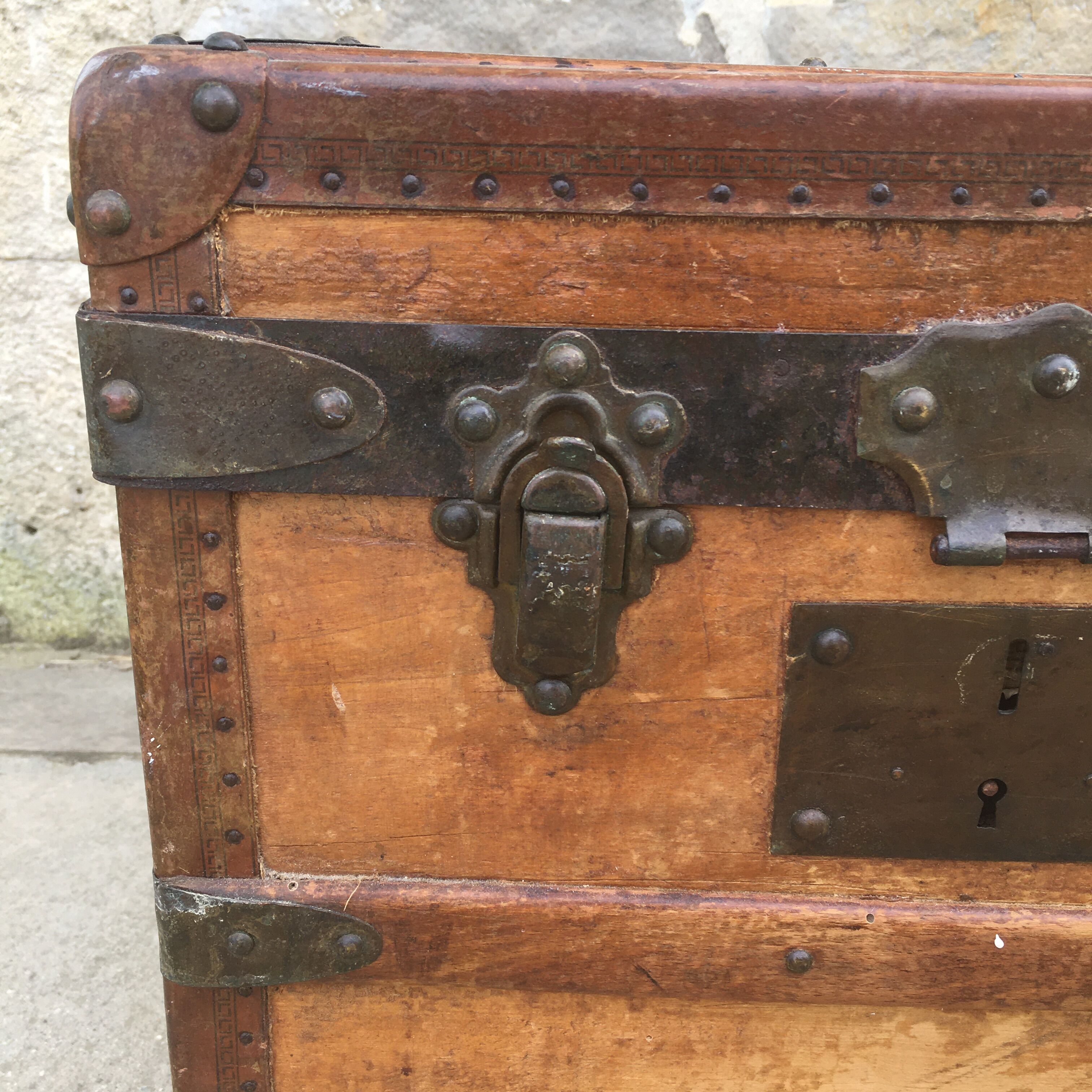 Travel trunk 1900 leather and wood
