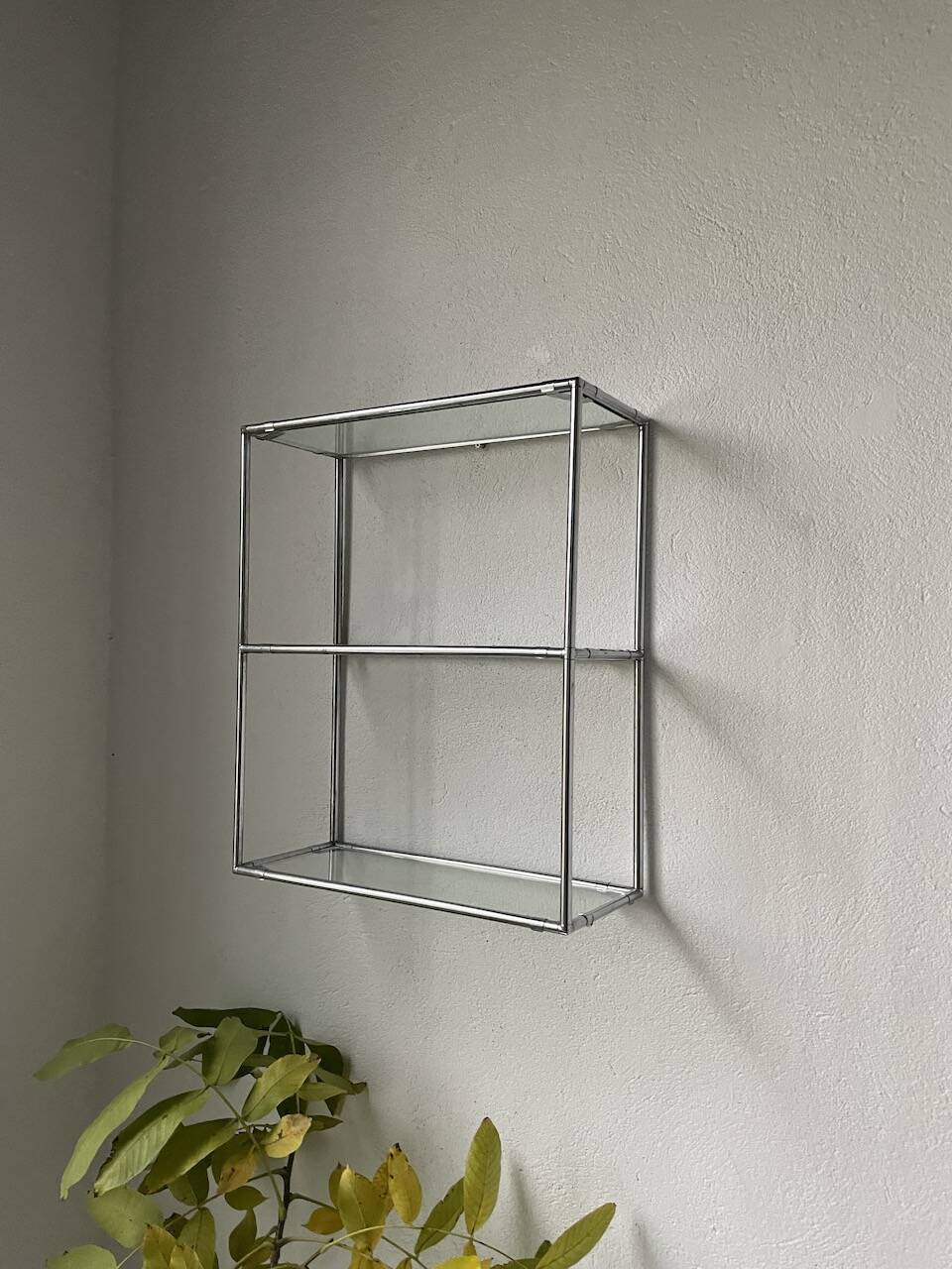 Abstracta Poul Cadovious wall shelf