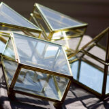 4 anciennes boites à bijoux en verre, laiton et miroir