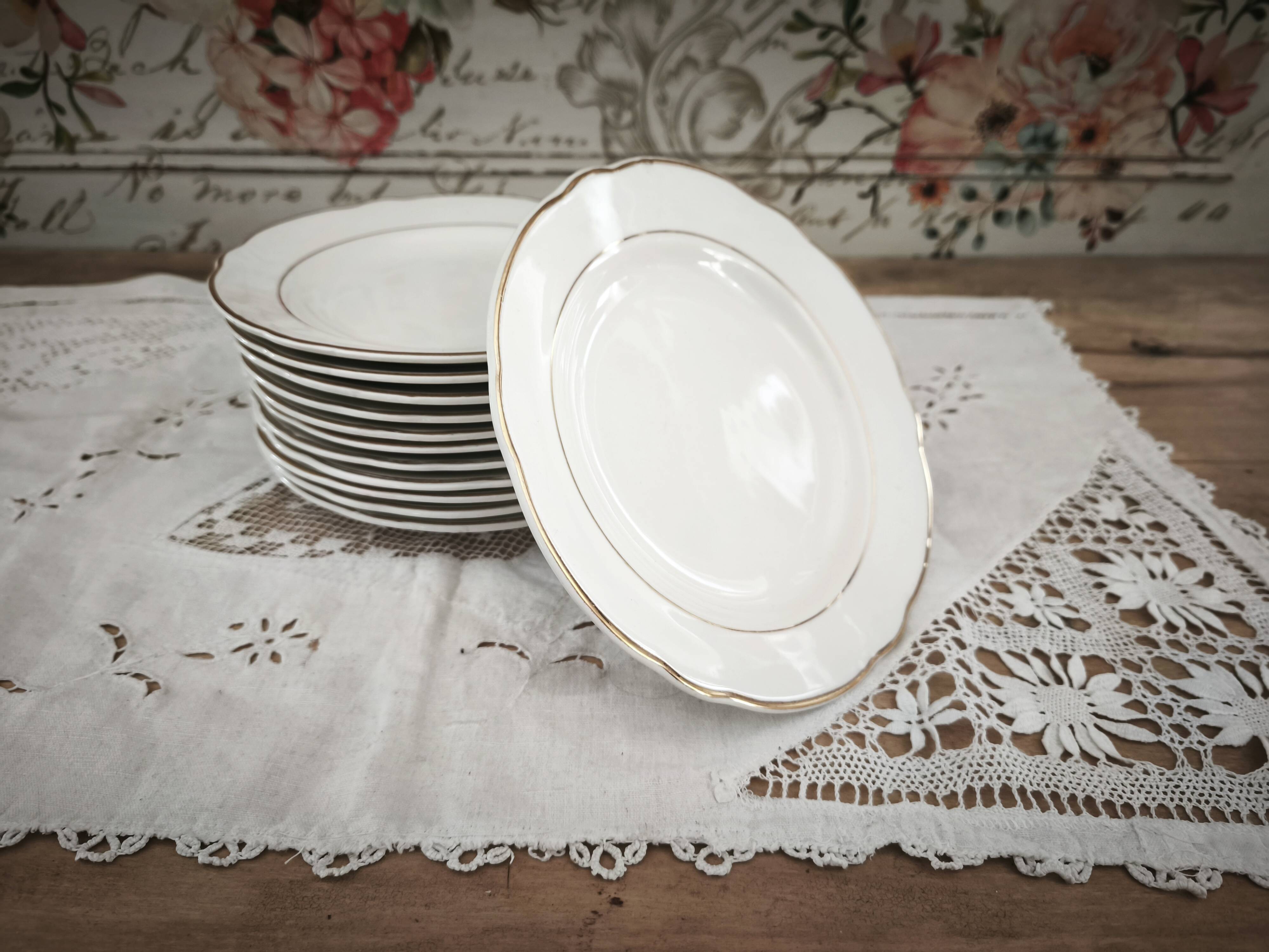 Set of 12 white earthenware dessert plates with a gold rim from Sarreguemines.