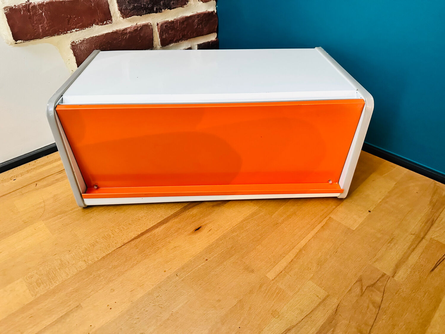 Vintage orange pop bread box 70'