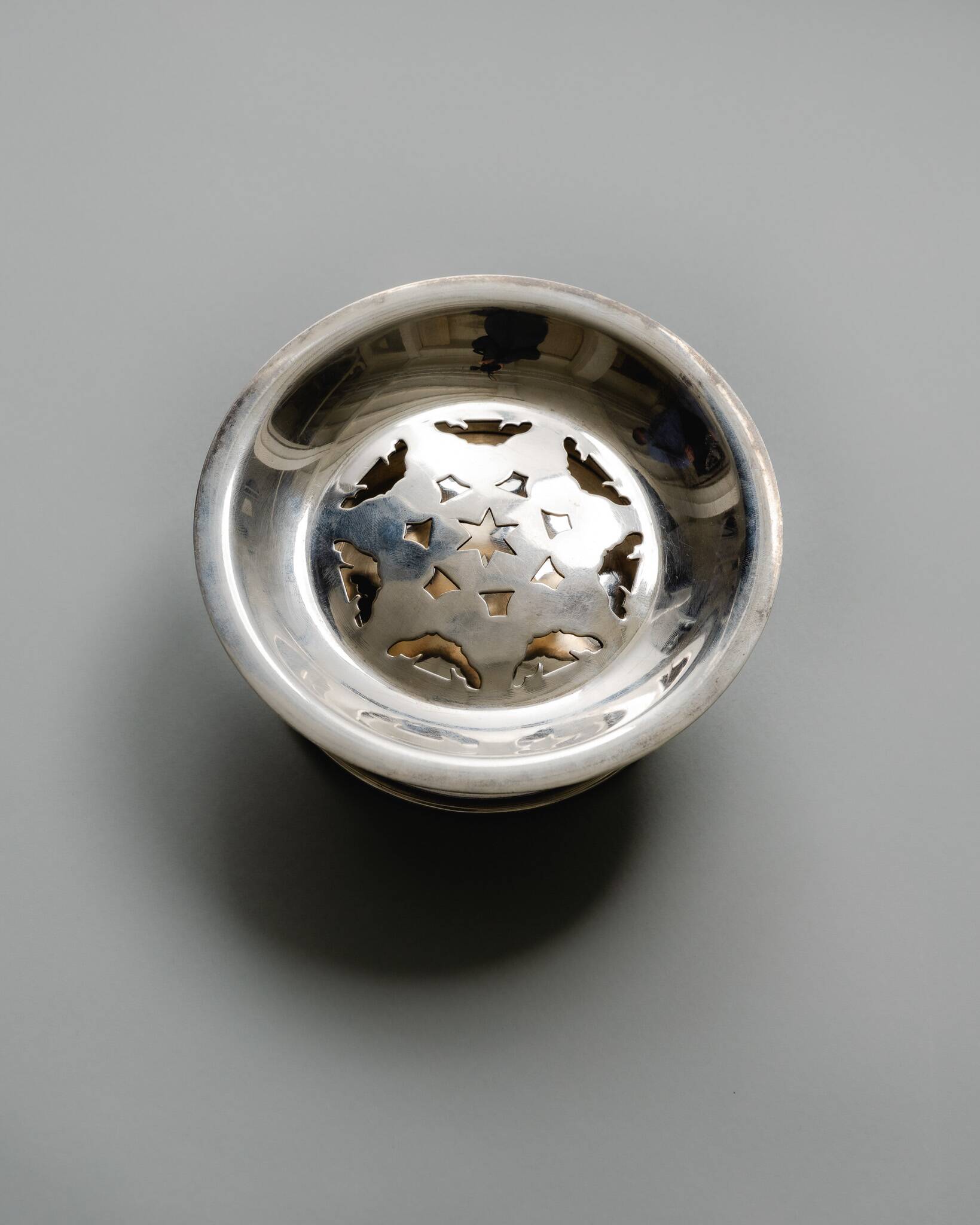COQUILLOR SILVER-PLATED BUTTER MOLD, 1950s