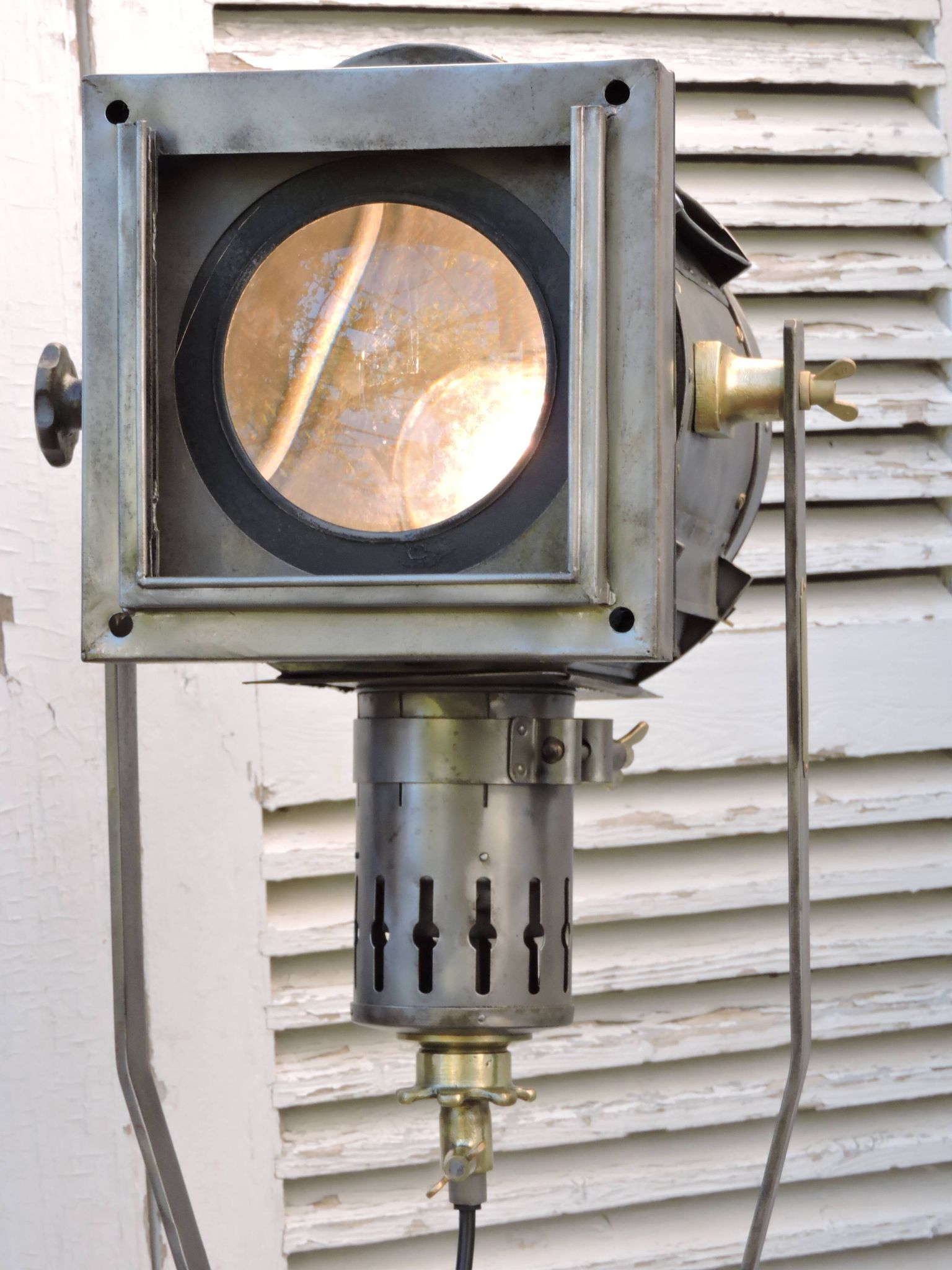 Cinema projector, Clémançon theater on its original foot.