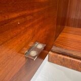 Armoire en placage de noyer restaurée d'influence Art Déco, années 1930