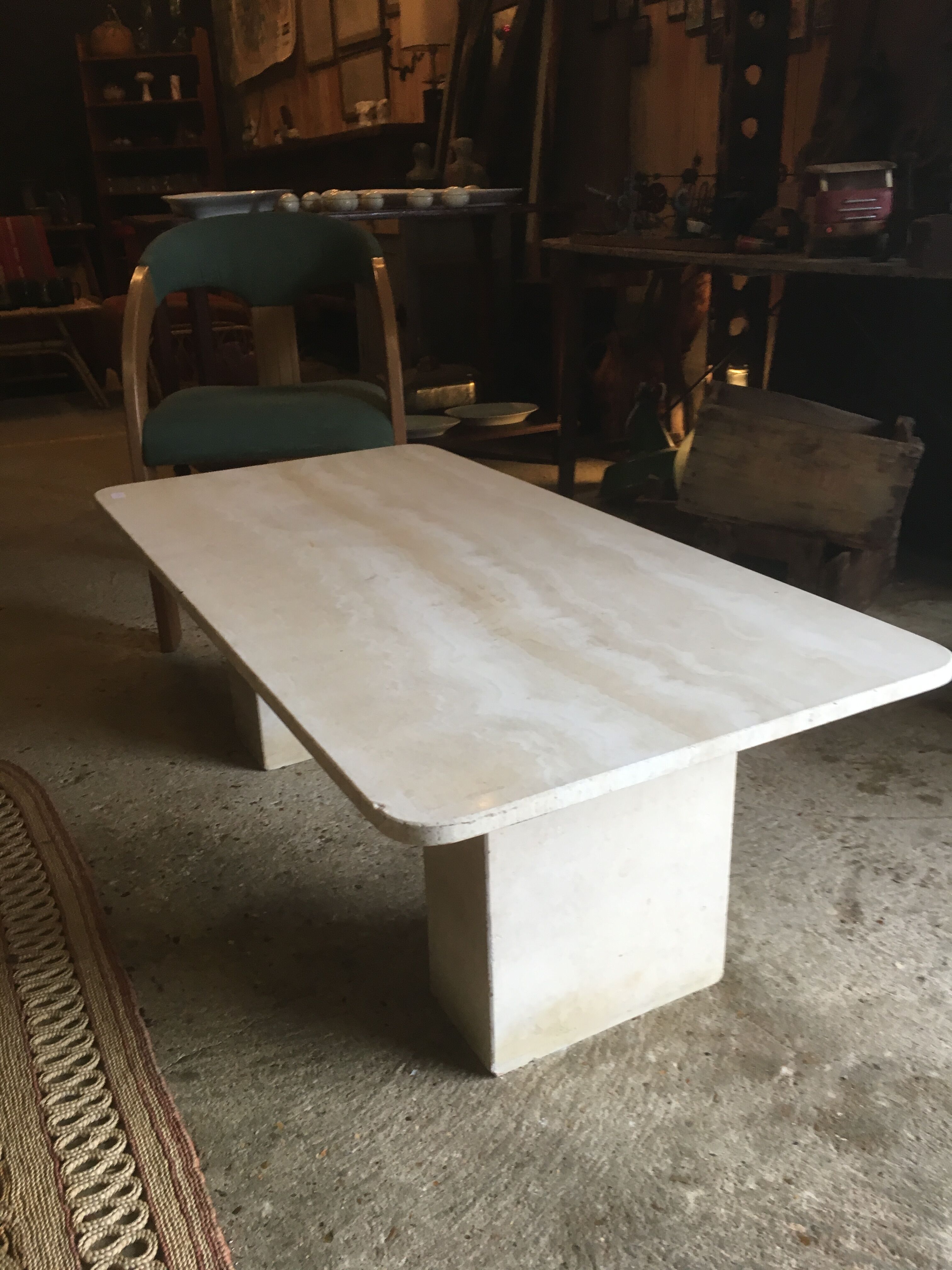 Table basse en travertin