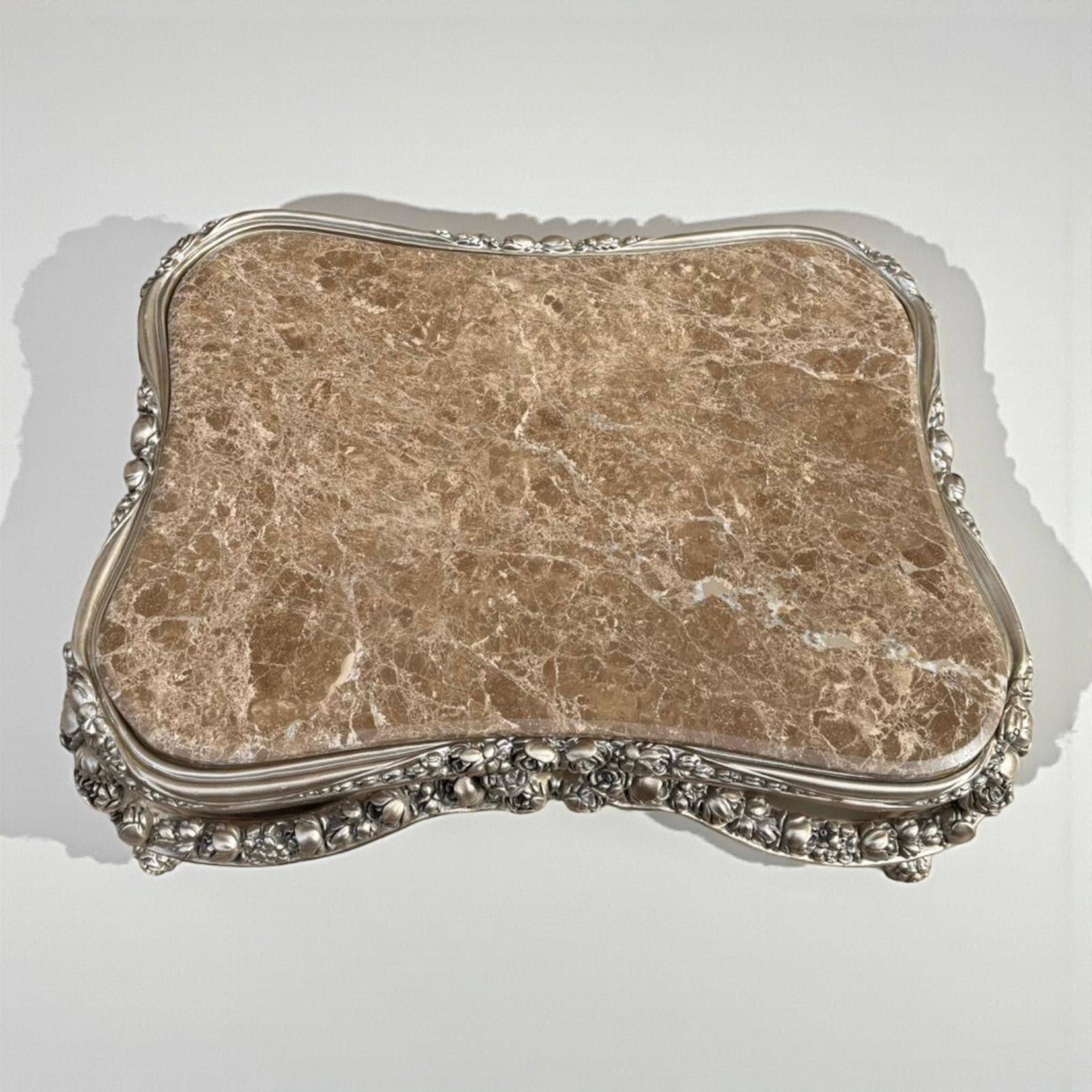 Louis XV salon in white and gold with tufting - Handmade in beech wood.