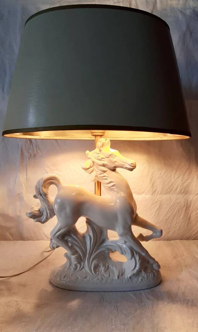 White horse lamp