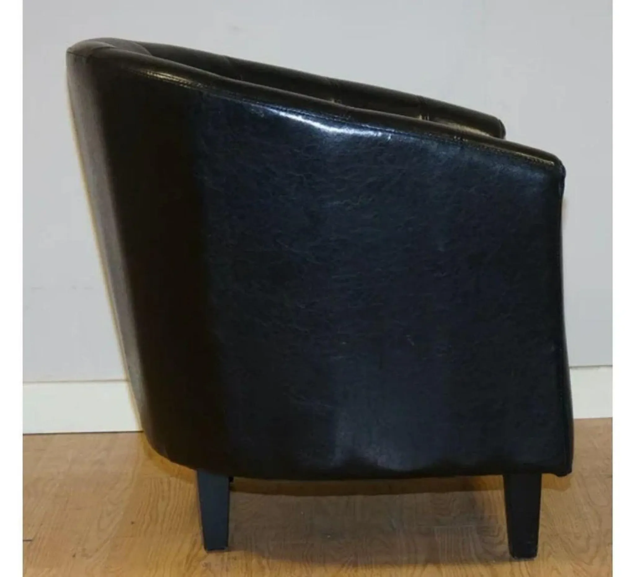 Fauteuil moderne en similicuir noir