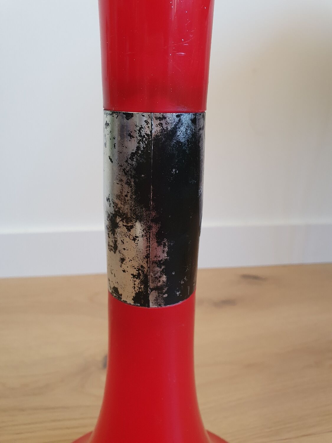 Plastic ashtray on foot from the 70s