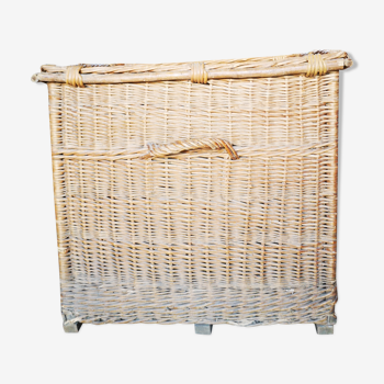 Square baker's basket