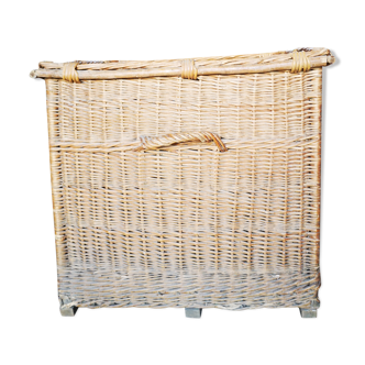 Square baker's basket