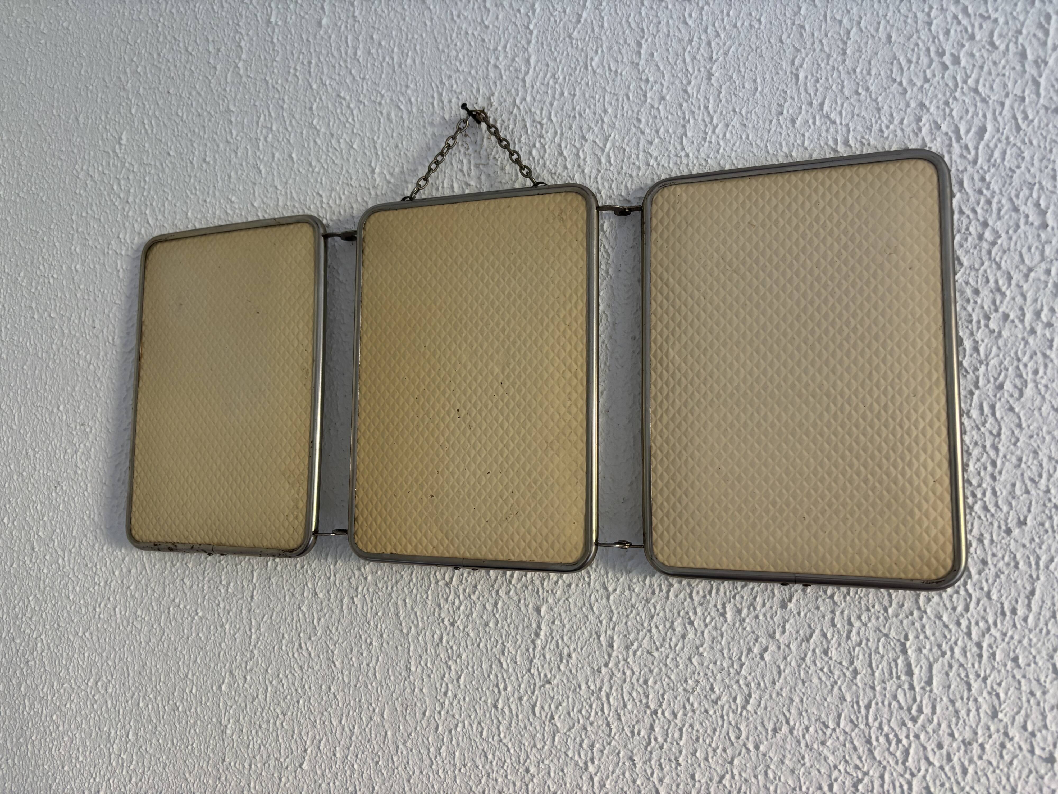 Vintage 1960 triptych barber mirror ivory quilted - 21 x 50 cm