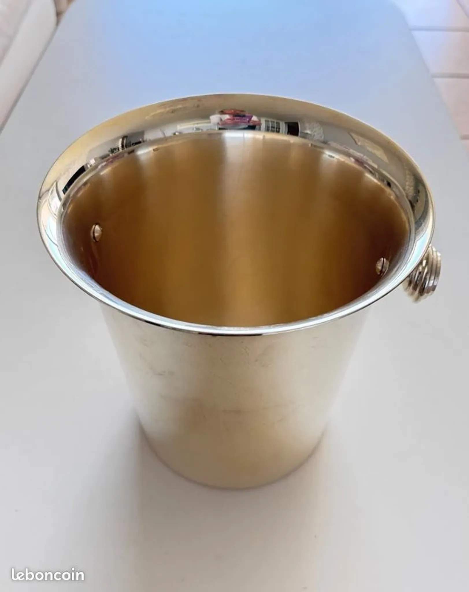 Champagne bucket