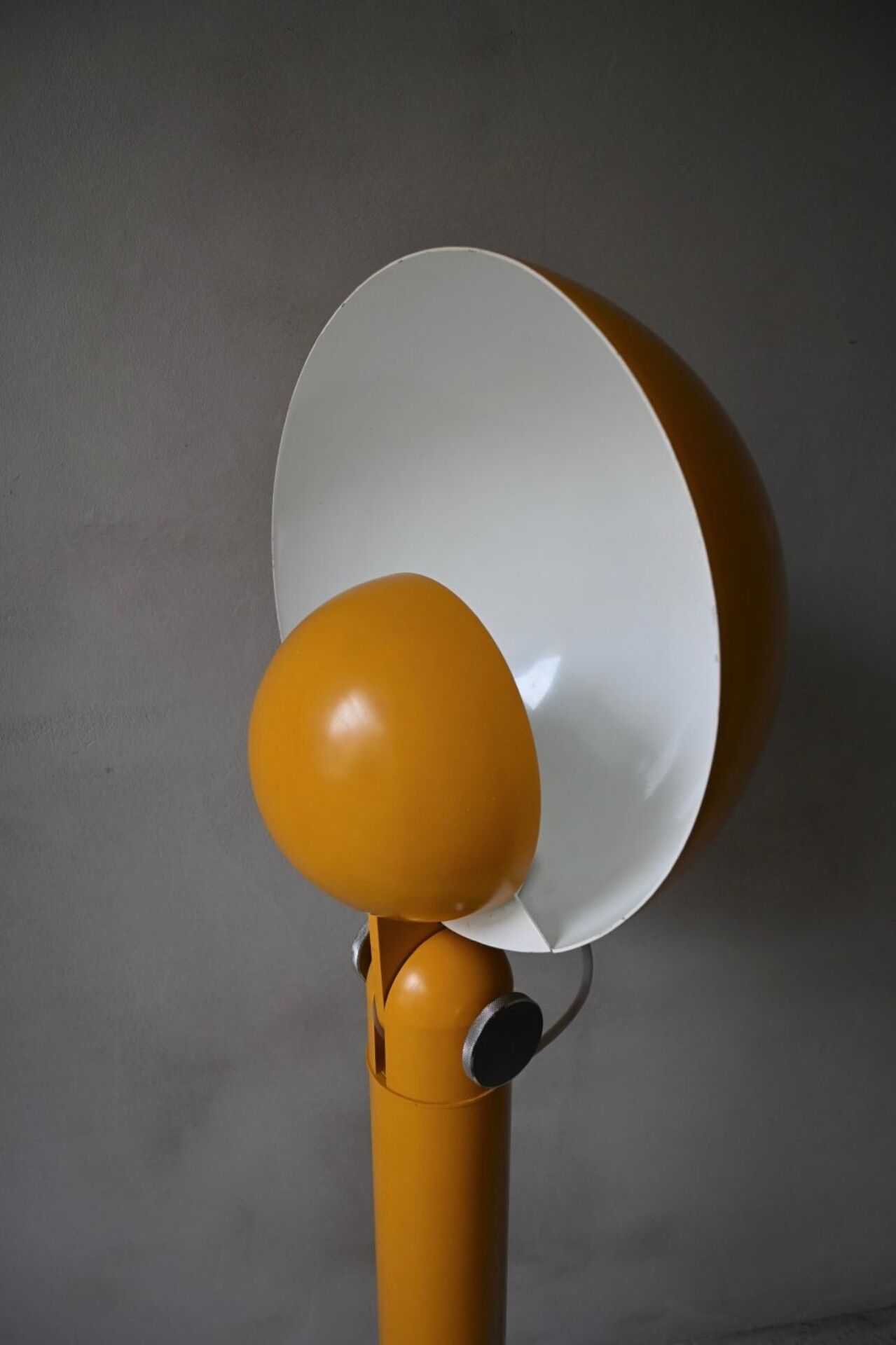 Lampadaire Cuffia par Francesco Buzzi pour Bieffeplast en jaune
