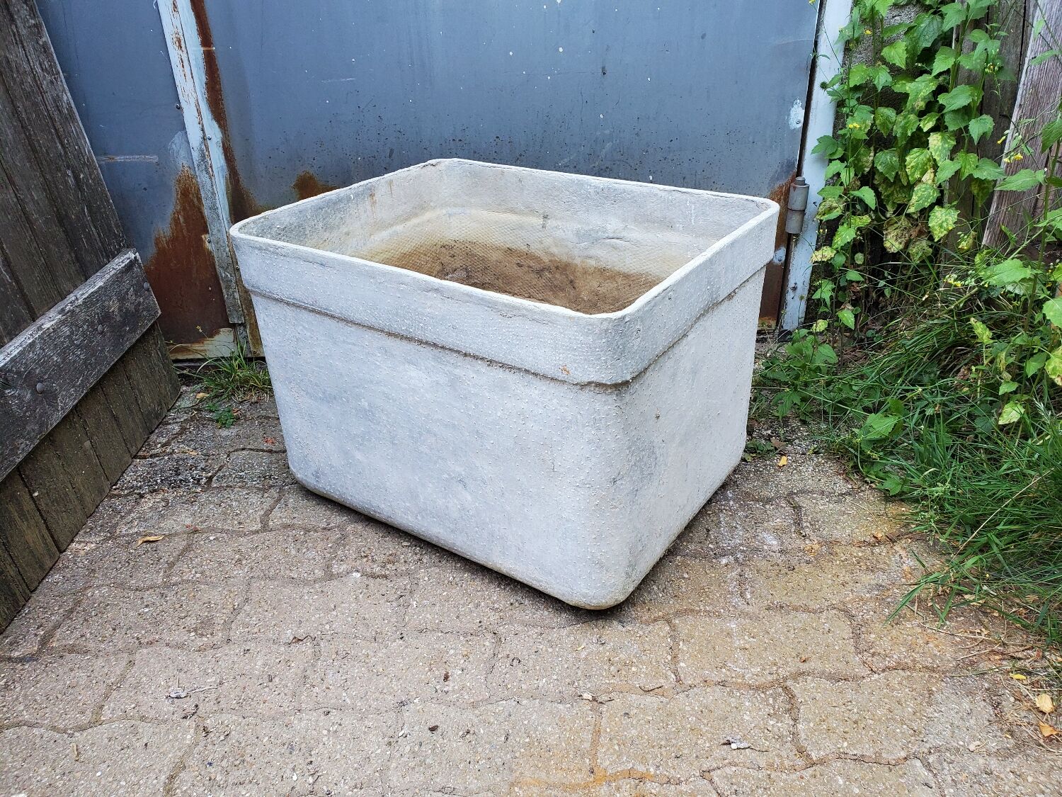 Fiber cement planter 1960/70