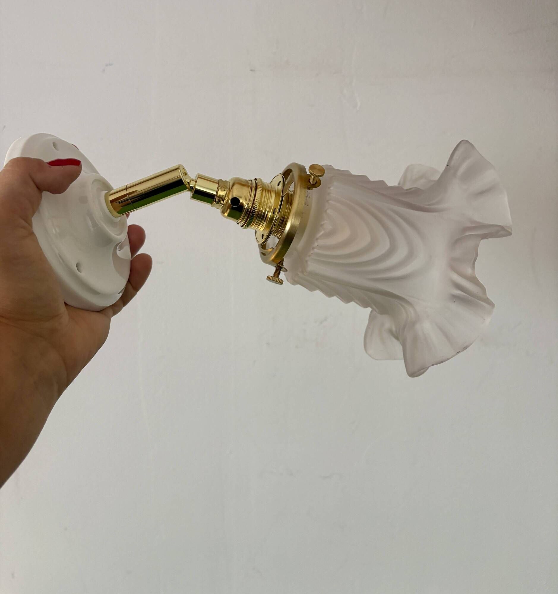 Vintage frosted glass tulip wall light (APJ1)