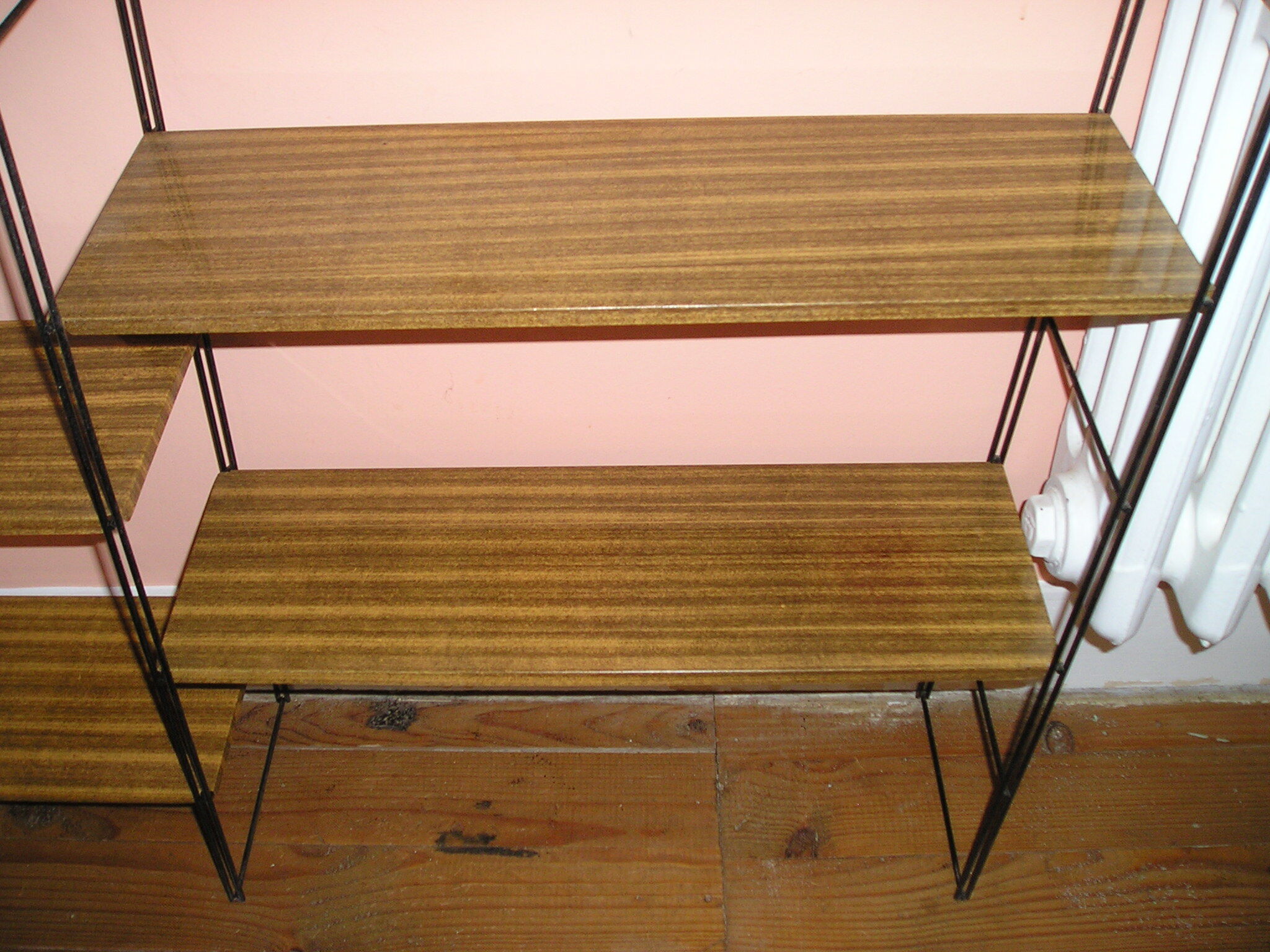 Flexible strings in laqué metal