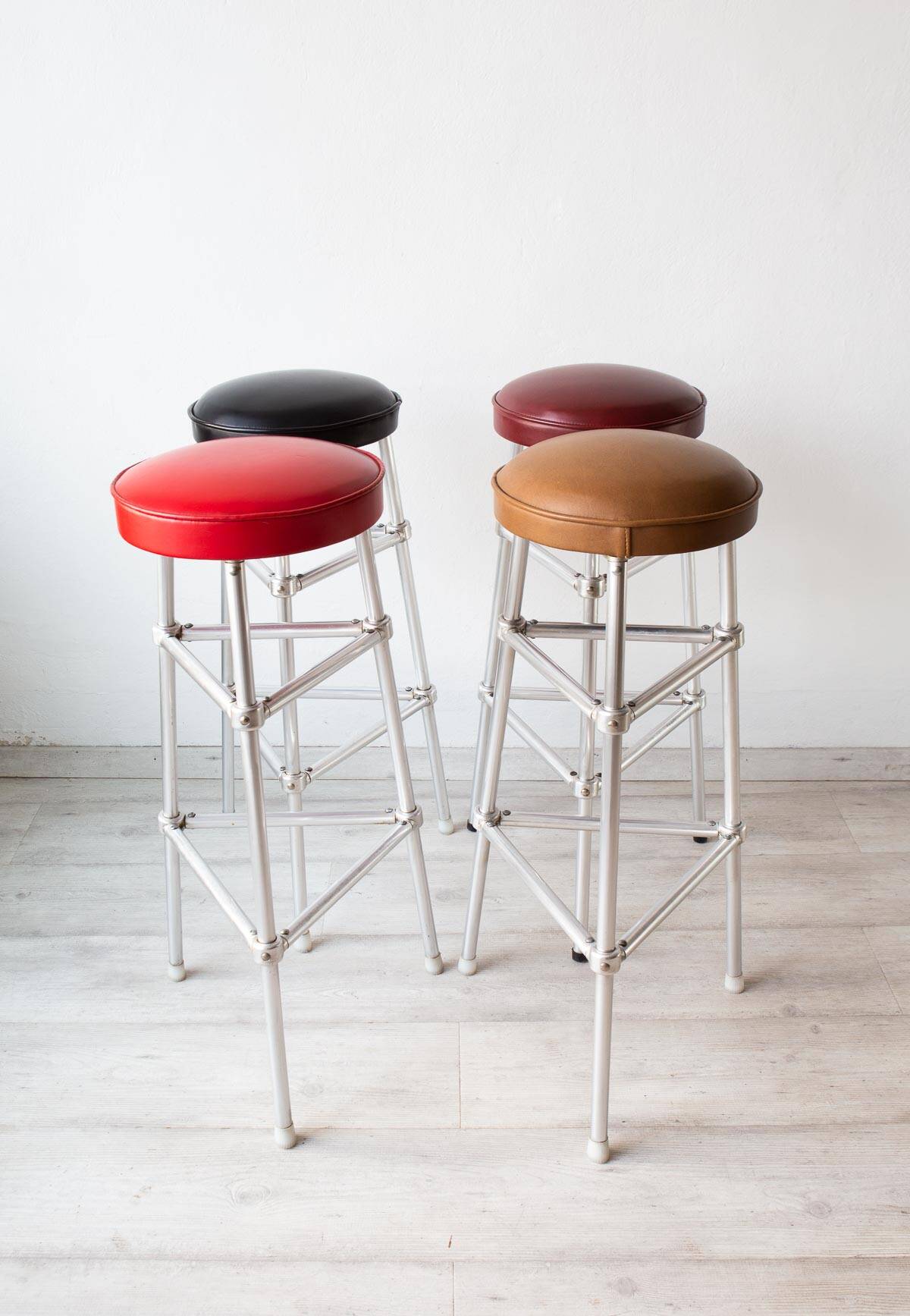 Set of 4 bar stools in aluminum and colored leatherette circa 1980