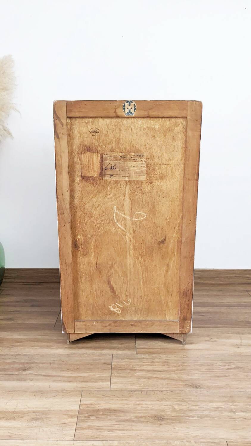 Country chic style chiffonier