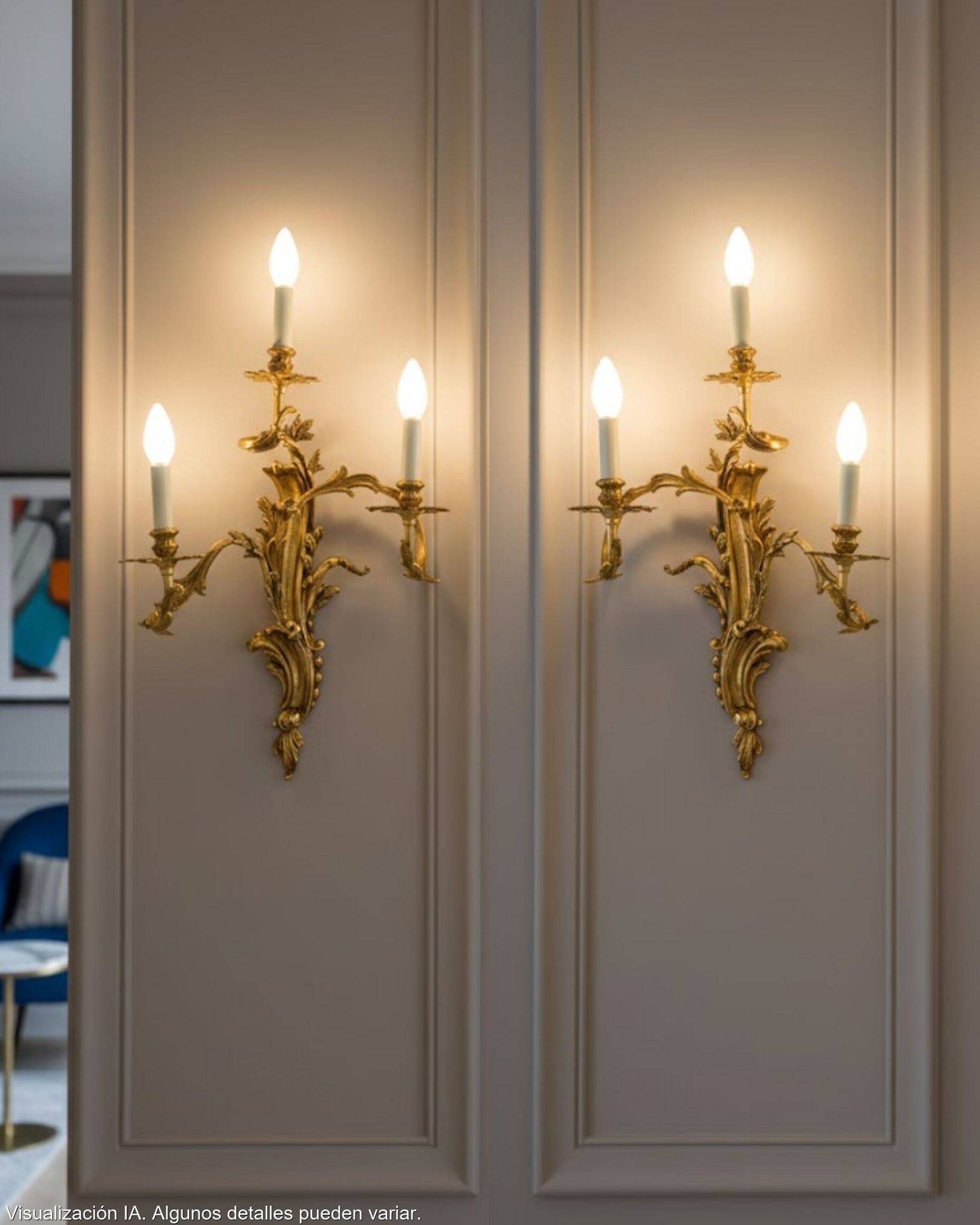 Paire d'appliques en bronze doré de style rocaille, trois lumières