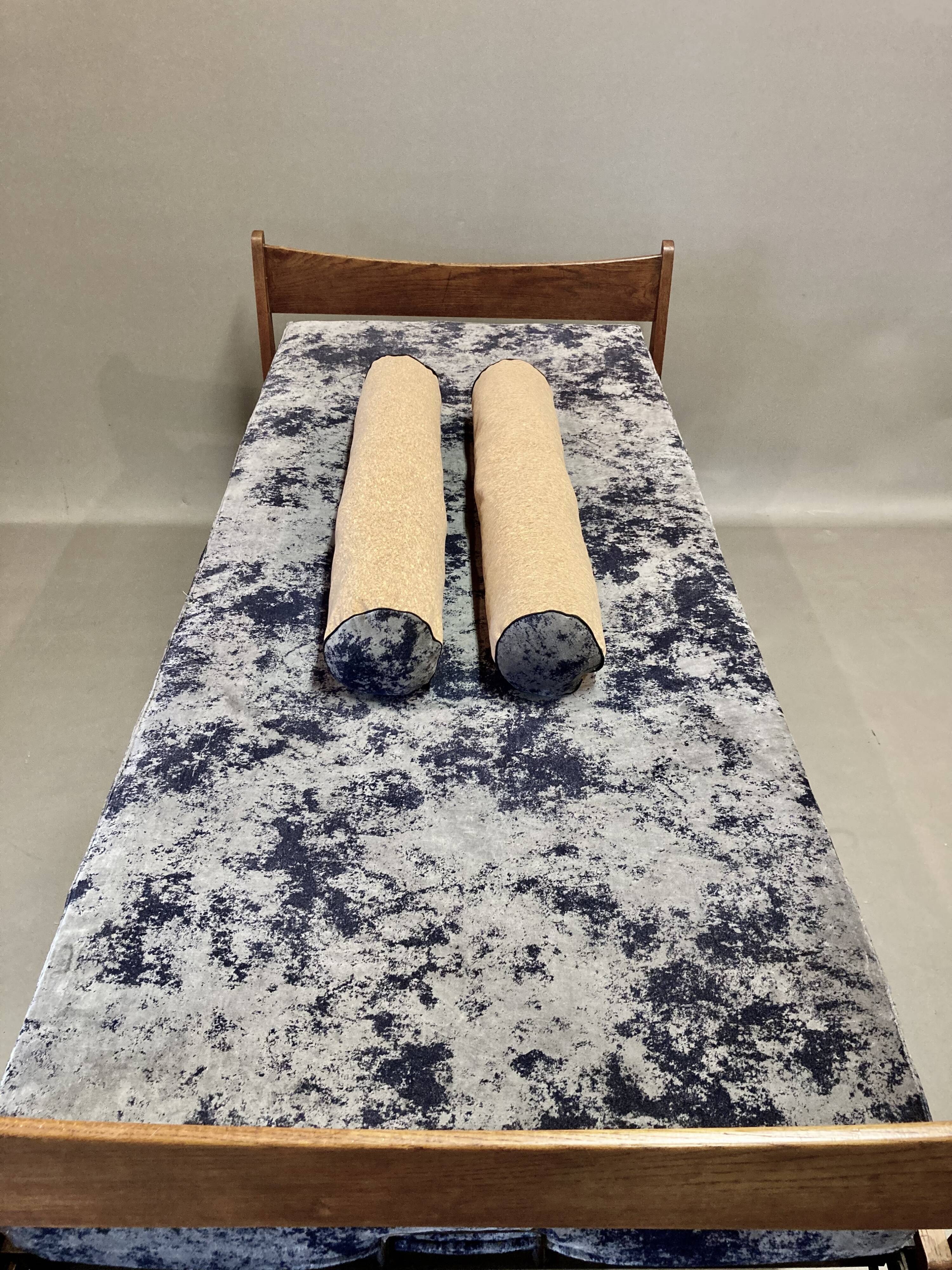 Canapé lit ou daybed velours et liège gris 1950