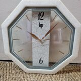 Lip wall clock