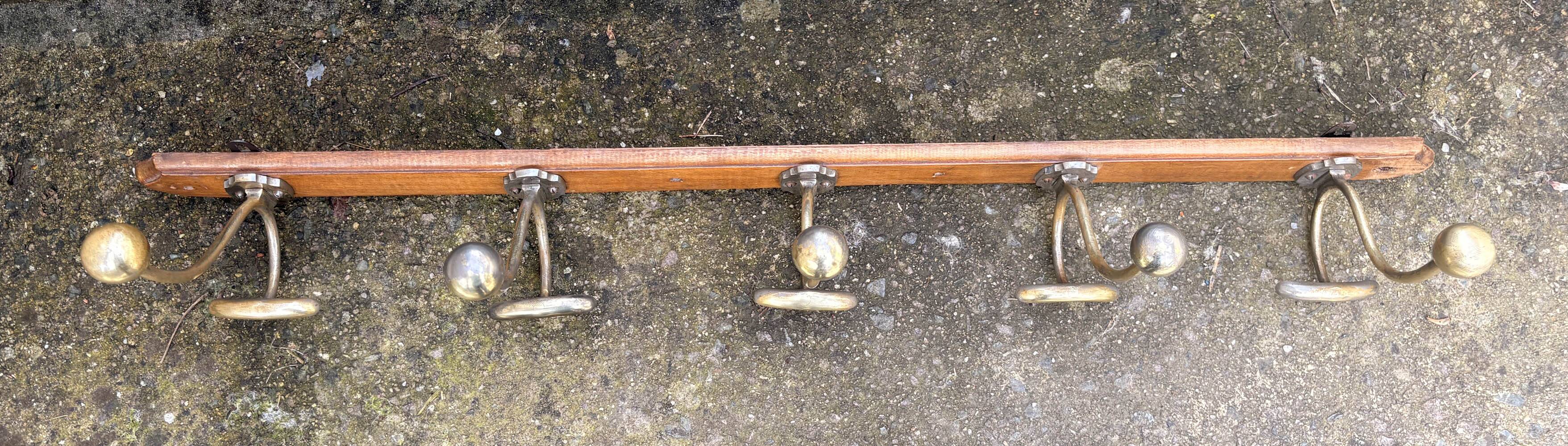 Large vintage wall coat rack with 5 brass and wood hooks – bistro