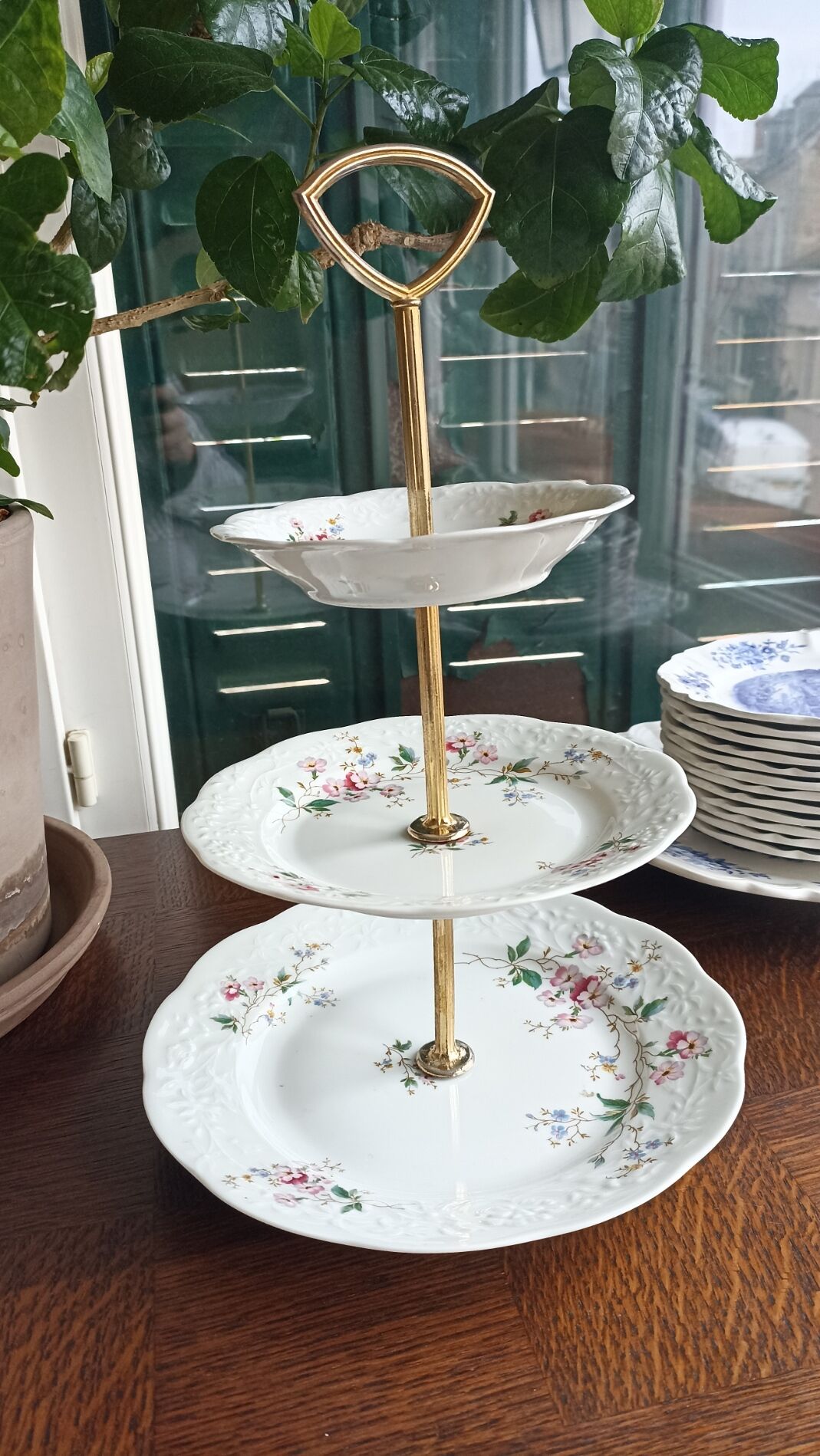 Dumb servant with 3 floors in Berry porcelain by SFP