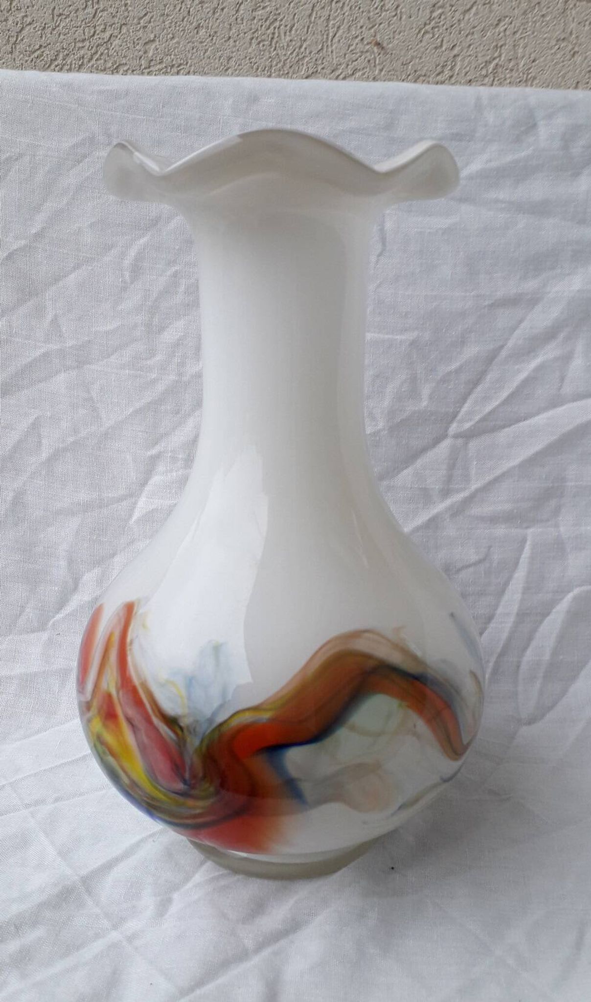 Vase en verre multicolore