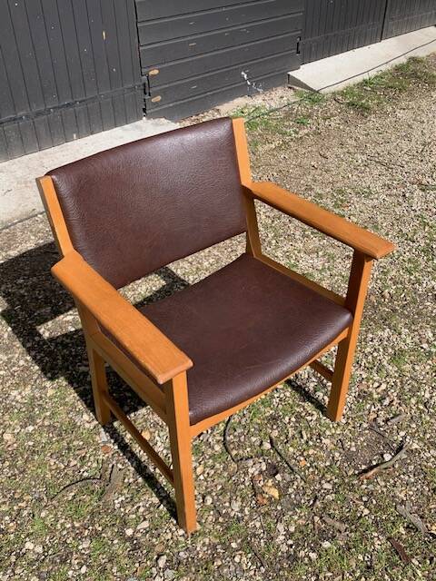 2 Hans Wegner armchairs - Denmark 1960s