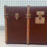 Circled travel trunk