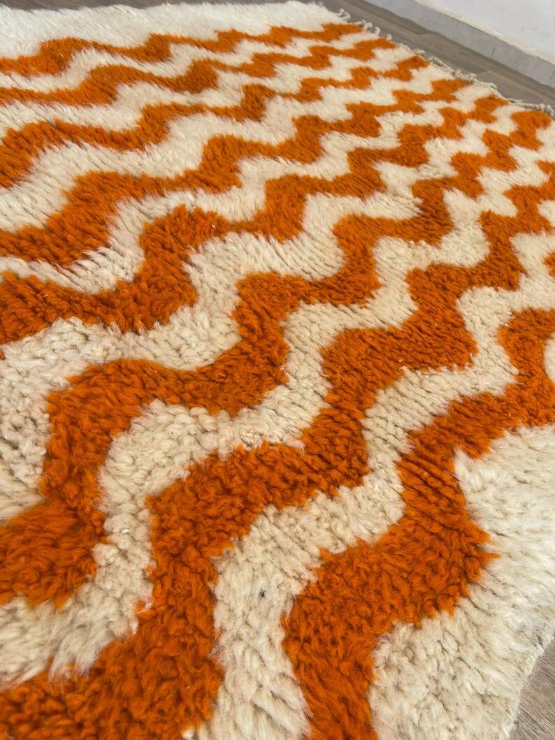 Traditional handmade Beni Ouraine rug, size 140 x 260 cm