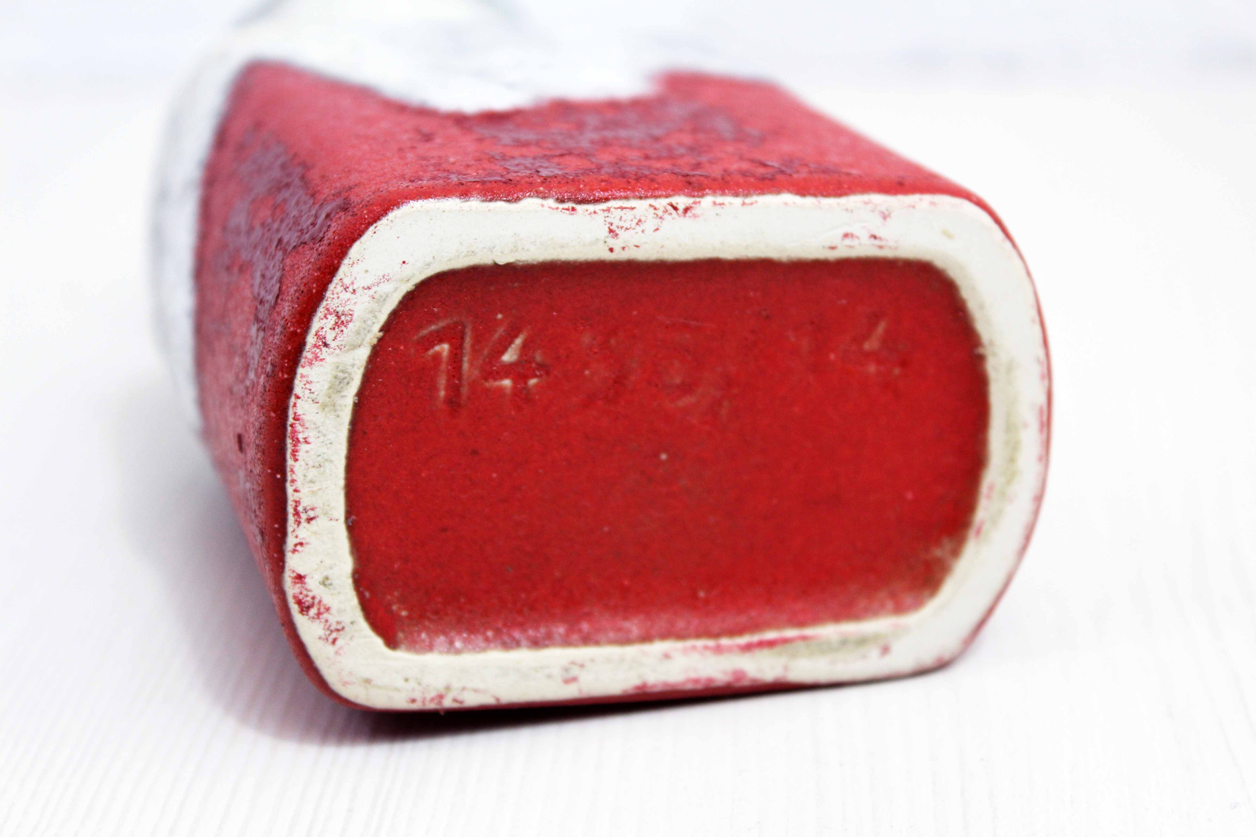 WG 60s lava texture vase