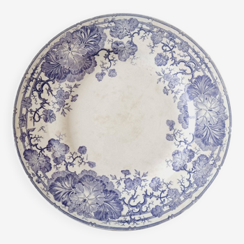 Grande assiette plate en terre de fer sarreguemines modèle u&c géranium couleur violette 19ème siècl