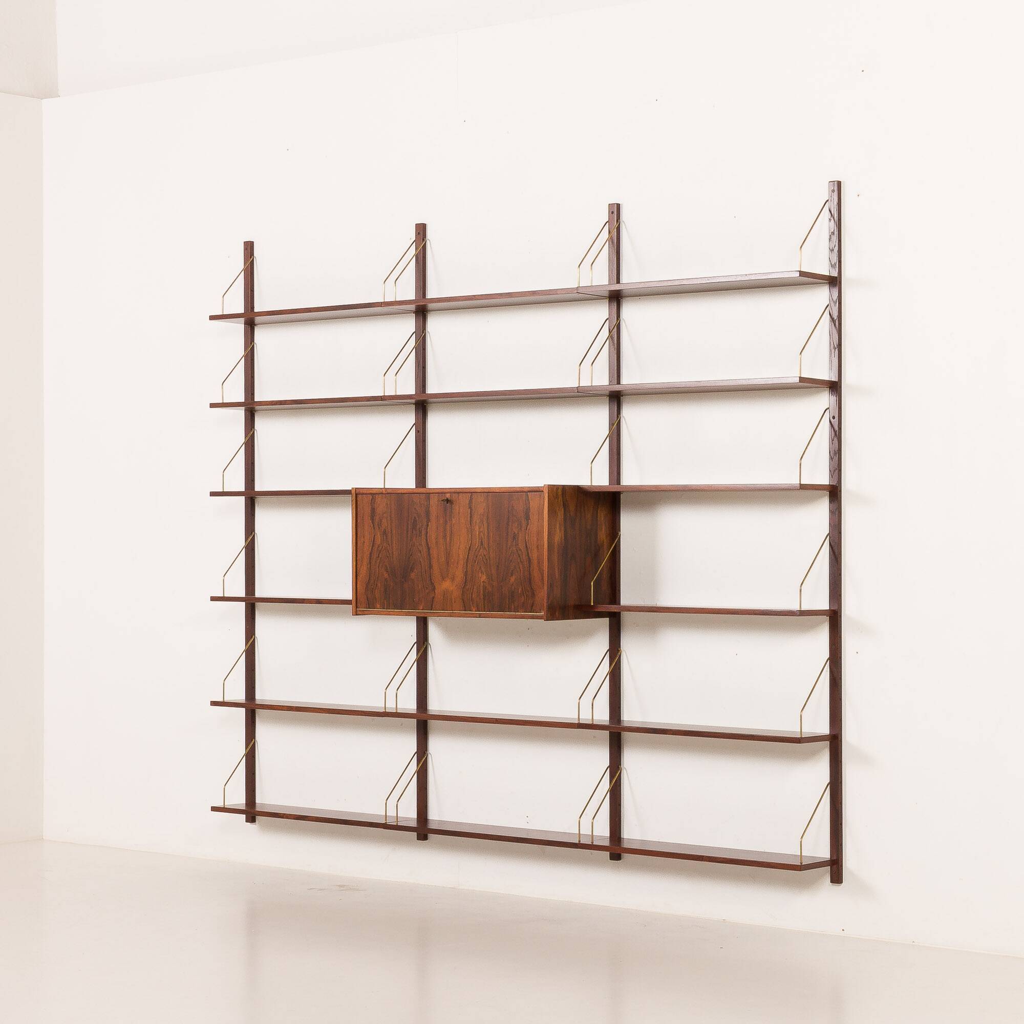 Scandinavian mid-century rosewood shelving unit attributed to Preben Sorensen, 1960s